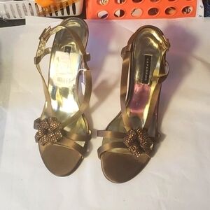 Special Occasion Size 9 Brown Striped Heel Sandals w/ Flower Stud Accents